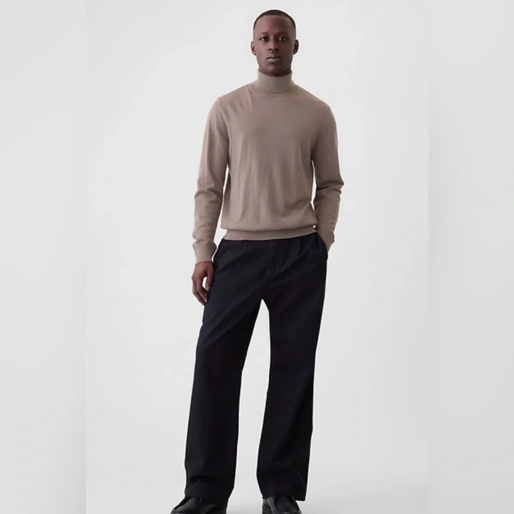 Gap Merino Wool Turtleneck Lightweight Sweater NWT M Career Business Casual